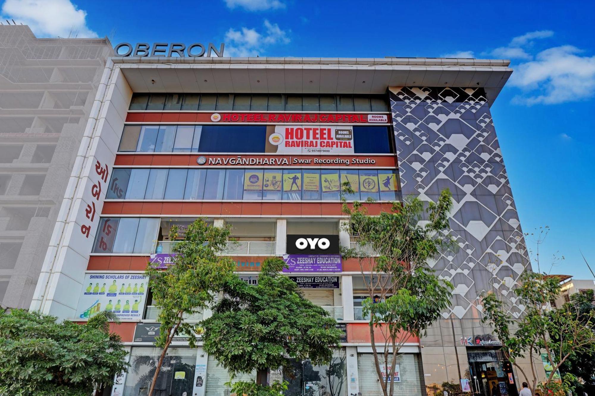 Collection O Hotel Swarg Surat Exterior foto